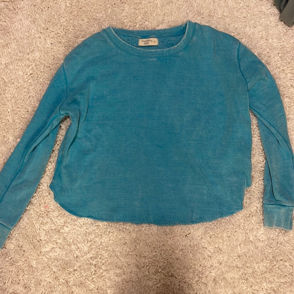 Comfy blue crew neck sweatshirt, size medium